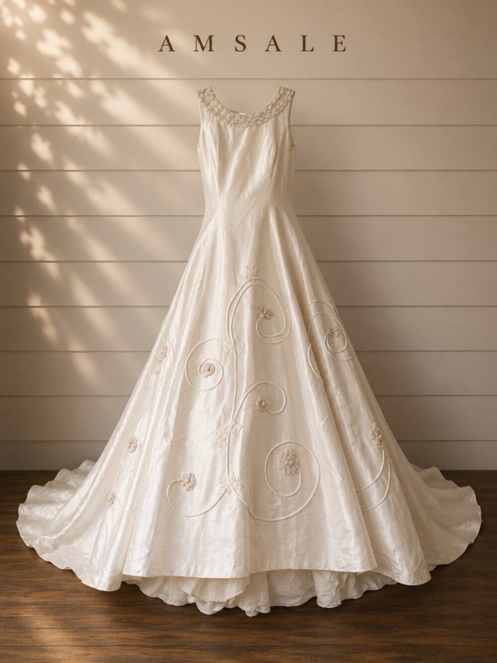 Amsale Ivory Beaded Embroidered Sleeveless Ball Gown Wedding Dress Size 8 Chapel